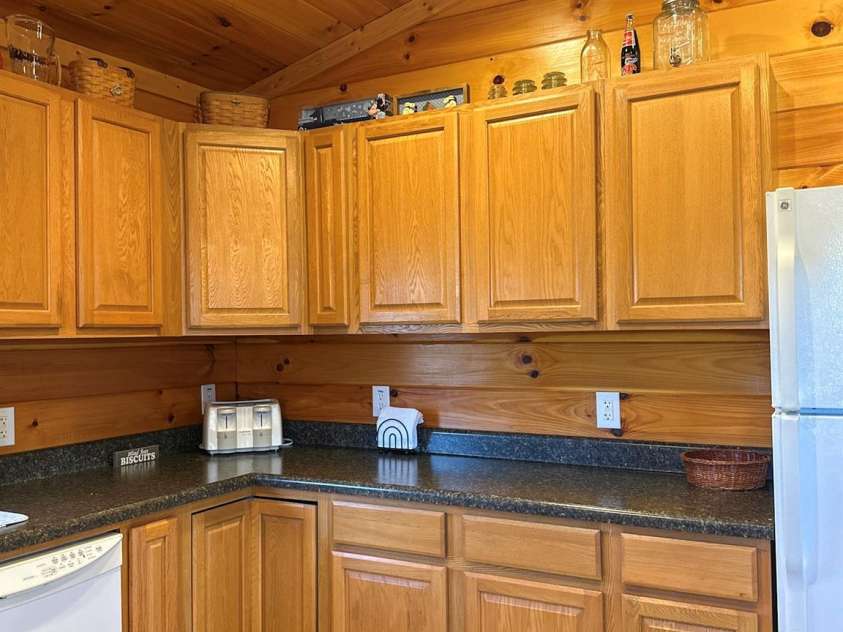 383 Blue Mist Mountain Road, Whittier, NC 28789.  MLS# CAR4199565, YatesRealty ID 9337. 