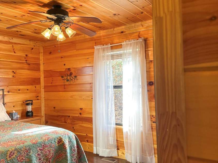 383 Blue Mist Mountain Road, Whittier, NC 28789.  MLS# CAR4199565, YatesRealty ID 9337. 