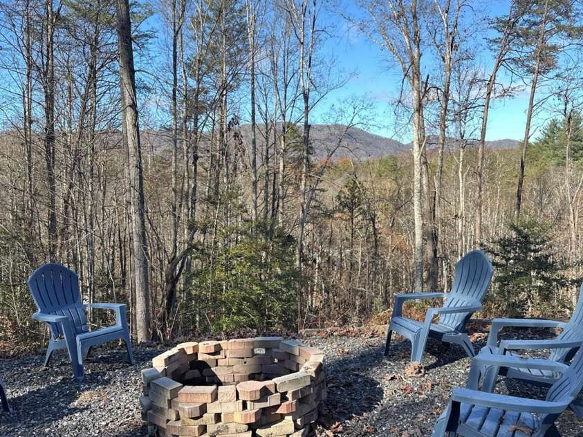 383 Blue Mist Mountain Road, Whittier, NC 28789.  MLS# CAR4199565, YatesRealty ID 9337. 