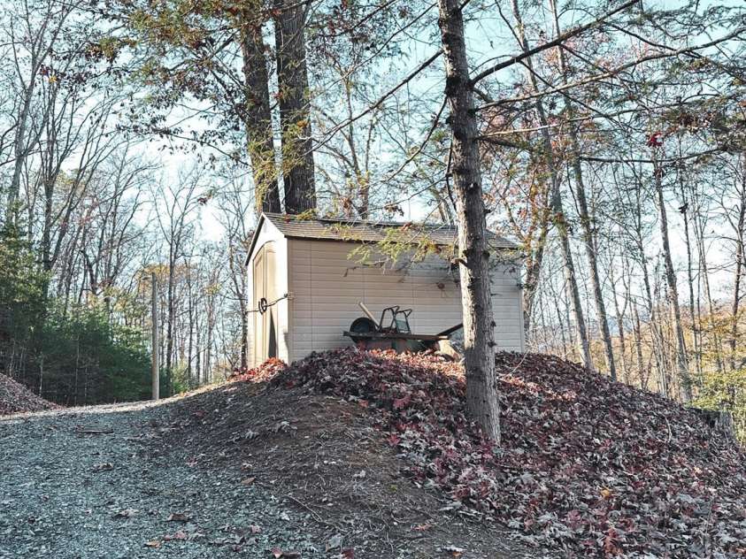 383 Blue Mist Mountain Road, Whittier, NC 28789.  MLS# CAR4199565, YatesRealty ID 9337. 