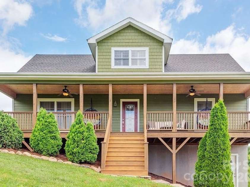 216 Reilly Drive, Leicester, NC 28748.  MLS# CAR4355484, YatesRealty ID 9338. 
