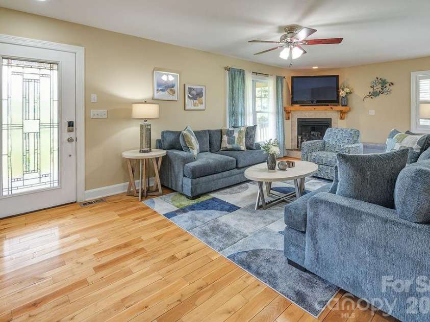 216 Reilly Drive, Leicester, NC 28748.  MLS# CAR4355484, YatesRealty ID 9338. 