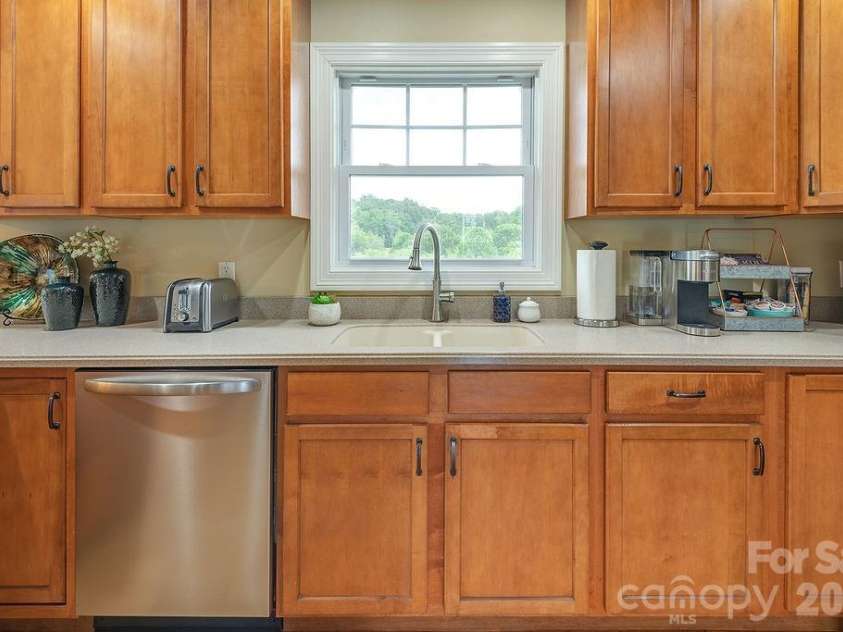 216 Reilly Drive, Leicester, NC 28748.  MLS# CAR4355484, YatesRealty ID 9338. 