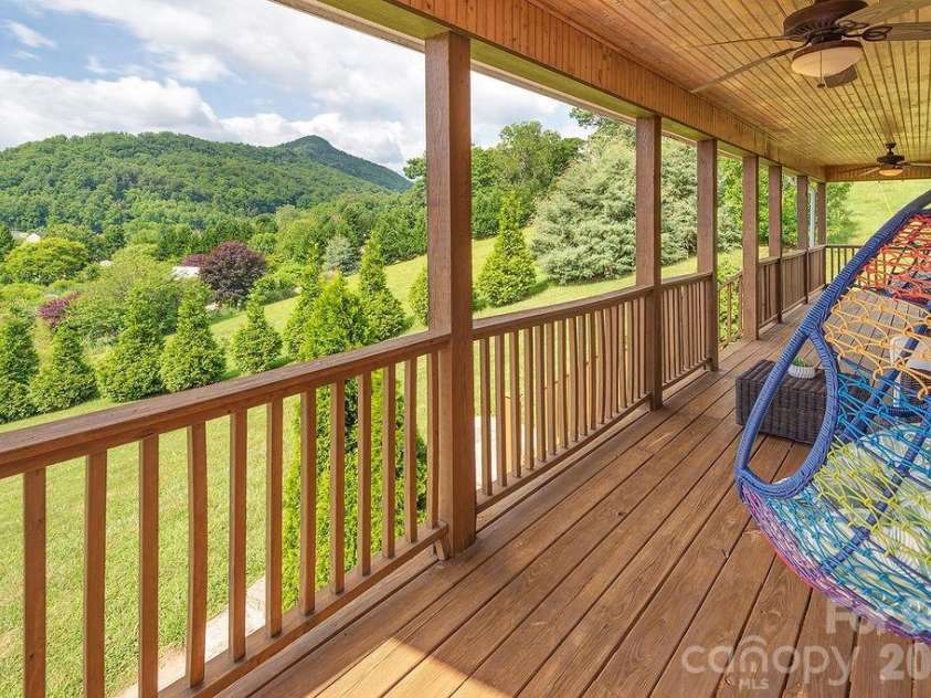 216 Reilly Drive, Leicester, NC 28748.  MLS# CAR4355484, YatesRealty ID 9338. 