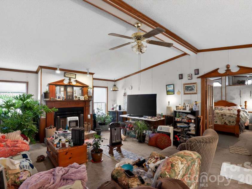 15 Wright Road, Whittier, NC 28789.  MLS# CAR4342951, YatesRealty ID 9339. 