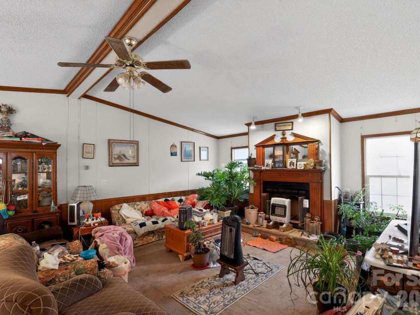15 Wright Road, Whittier, NC 28789.  MLS# CAR4342951, YatesRealty ID 9339. 