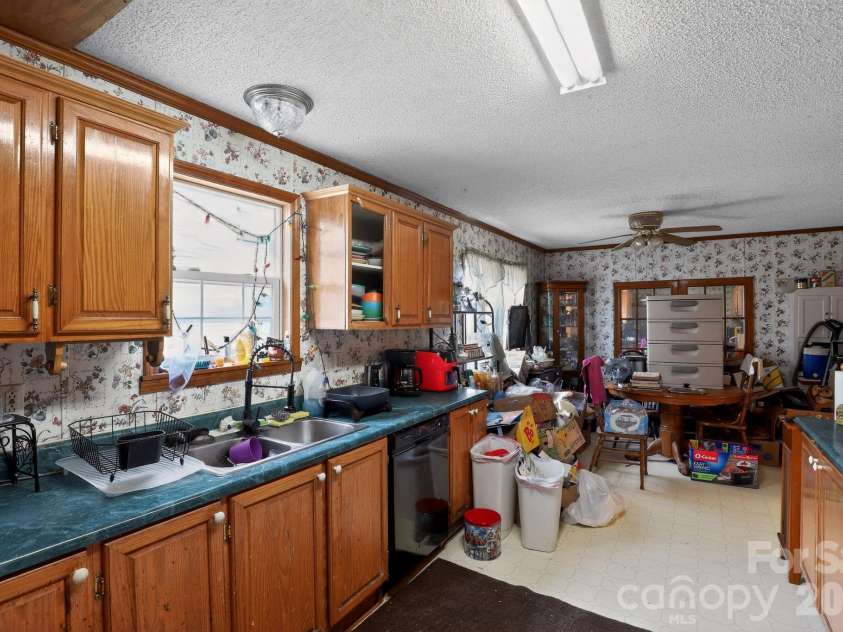 15 Wright Road, Whittier, NC 28789.  MLS# CAR4342951, YatesRealty ID 9339. 
