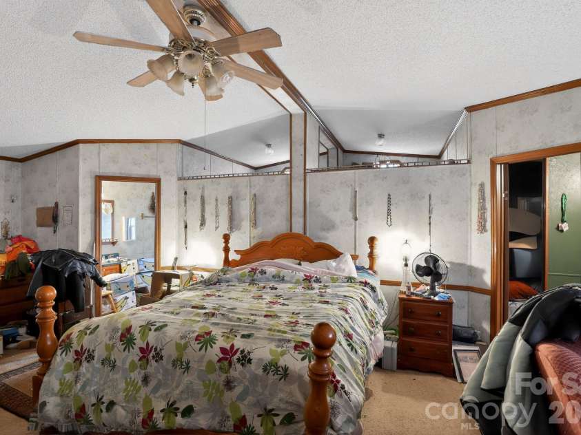 15 Wright Road, Whittier, NC 28789.  MLS# CAR4342951, YatesRealty ID 9339. 