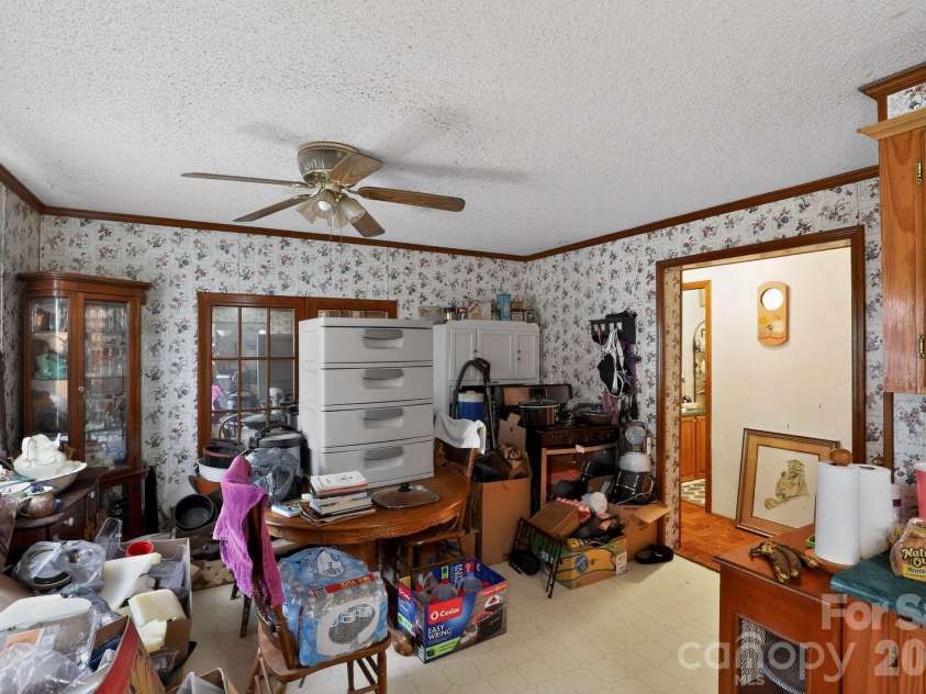 15 Wright Road, Whittier, NC 28789.  MLS# CAR4342951, YatesRealty ID 9339. 