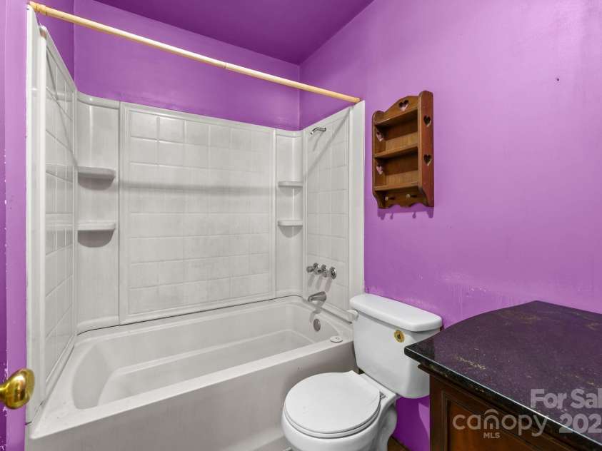 1530 Buffalo Street, Kannapolis, NC 28081.  MLS# CAR4301517, YatesRealty ID 934. Bathroom