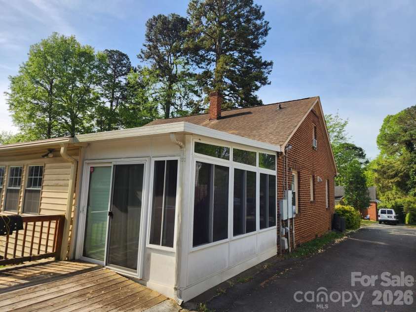 3139 Shenandoah Avenue, Charlotte, NC 28205.  MLS# CAR4344852, YatesRealty ID 9340. Sunroom Addition.