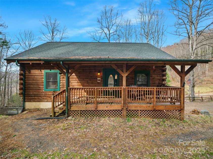 504 Moody Mountain Road, Burnsville, NC 28714.  MLS# CAR4234102, YatesRealty ID 9340. 