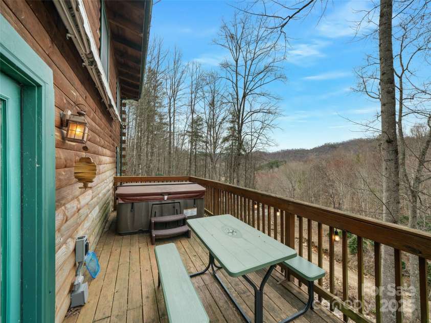 504 Moody Mountain Road, Burnsville, NC 28714.  MLS# CAR4234102, YatesRealty ID 9340. 