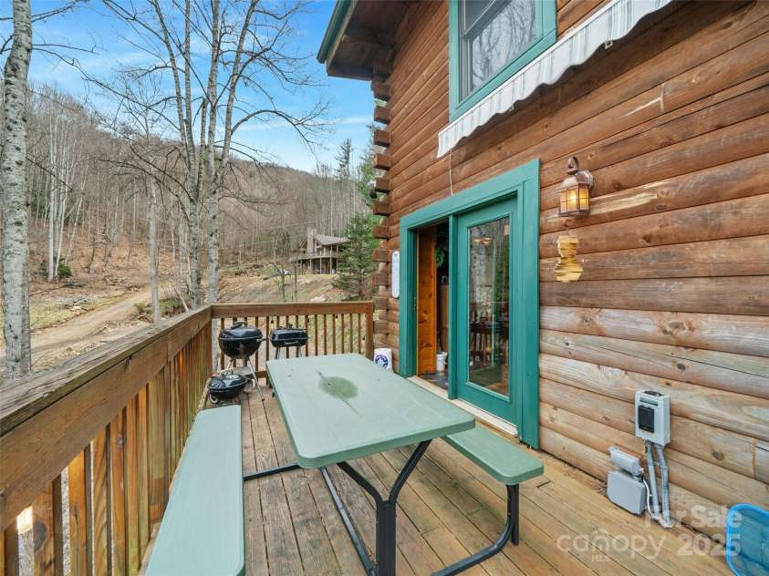 504 Moody Mountain Road, Burnsville, NC 28714.  MLS# CAR4234102, YatesRealty ID 9340. 