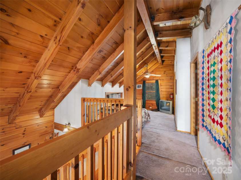 504 Moody Mountain Road, Burnsville, NC 28714.  MLS# CAR4234102, YatesRealty ID 9340. 