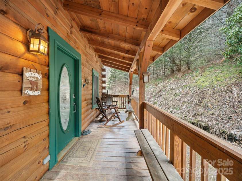 504 Moody Mountain Road, Burnsville, NC 28714.  MLS# CAR4234102, YatesRealty ID 9340. 