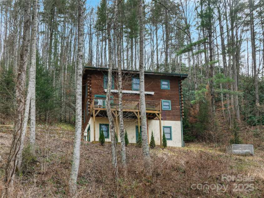 504 Moody Mountain Road, Burnsville, NC 28714.  MLS# CAR4234102, YatesRealty ID 9340. 