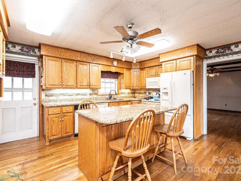 6000 George Hildebran School Road, Hickory, NC 28602.  MLS# CAR4221676, YatesRealty ID 9341. 