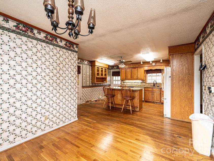 6000 George Hildebran School Road, Hickory, NC 28602.  MLS# CAR4221676, YatesRealty ID 9341. 