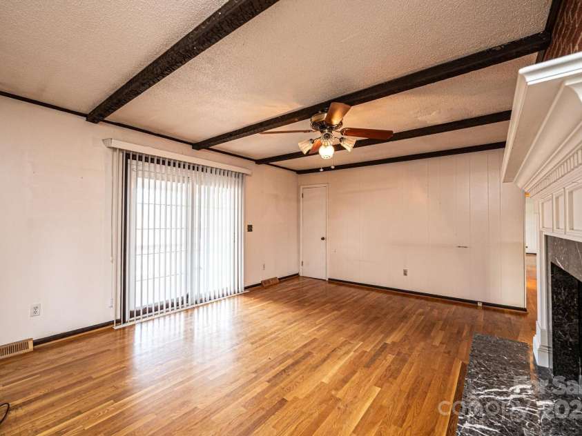 6000 George Hildebran School Road, Hickory, NC 28602.  MLS# CAR4221676, YatesRealty ID 9341. 