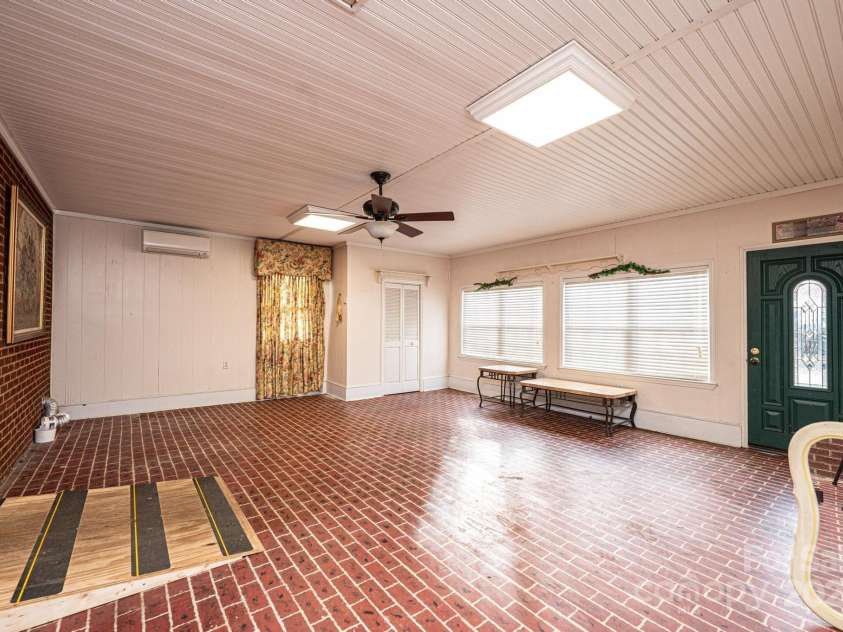 6000 George Hildebran School Road, Hickory, NC 28602.  MLS# CAR4221676, YatesRealty ID 9341. 
