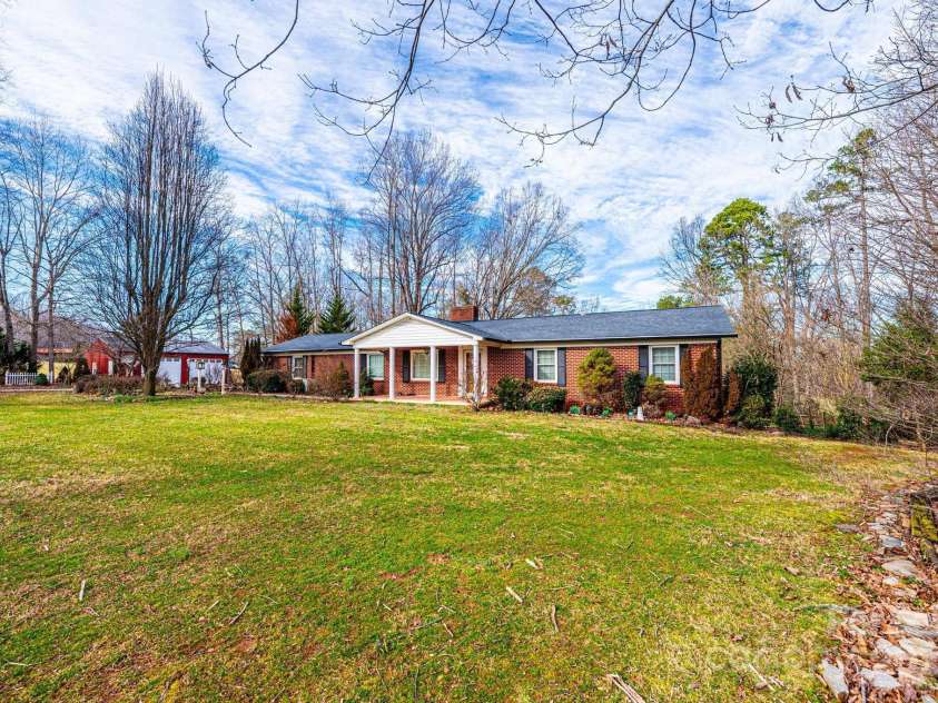 6000 George Hildebran School Road, Hickory, NC 28602.  MLS# CAR4221676, YatesRealty ID 9341. 