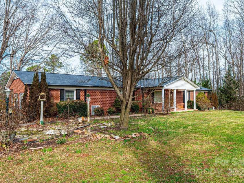 6000 George Hildebran School Road, Hickory, NC 28602.  MLS# CAR4221676, YatesRealty ID 9341. 