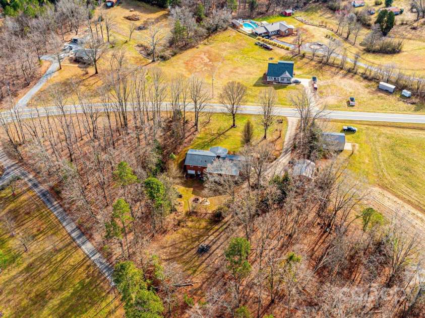 6000 George Hildebran School Road, Hickory, NC 28602.  MLS# CAR4221676, YatesRealty ID 9341. 