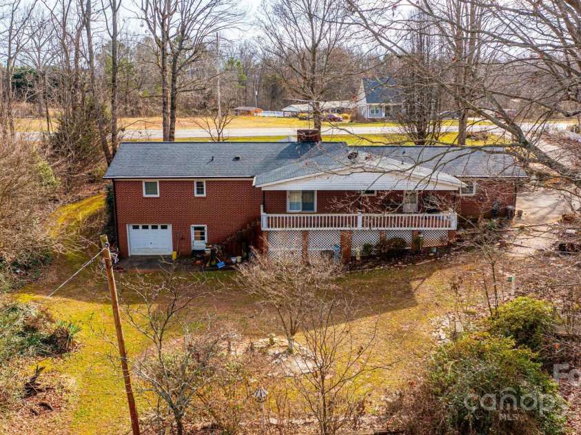 6000 George Hildebran School Road, Hickory, NC 28602.  MLS# CAR4221676, YatesRealty ID 9341. 
