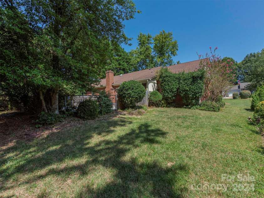 200 Linville Drive, Matthews, NC 28105.  MLS# CAR4178988, YatesRealty ID 9342. 