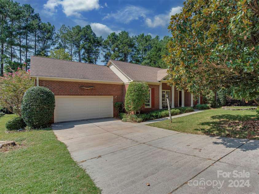 200 Linville Drive, Matthews, NC 28105.  MLS# CAR4178988, YatesRealty ID 9342. 