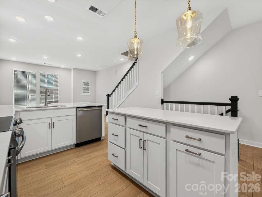 1140 Bismuth Lane, Charlotte, NC 28211.  MLS# CAR4350907, YatesRealty ID 9343. 