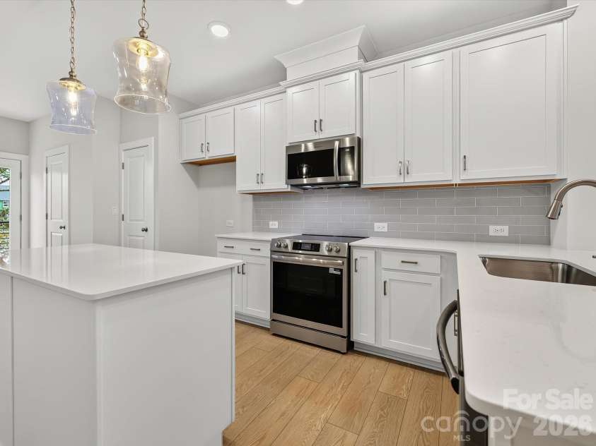 1140 Bismuth Lane, Charlotte, NC 28211.  MLS# CAR4350907, YatesRealty ID 9343. 
