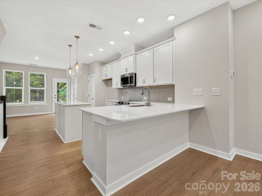 1140 Bismuth Lane, Charlotte, NC 28211.  MLS# CAR4350907, YatesRealty ID 9343. 