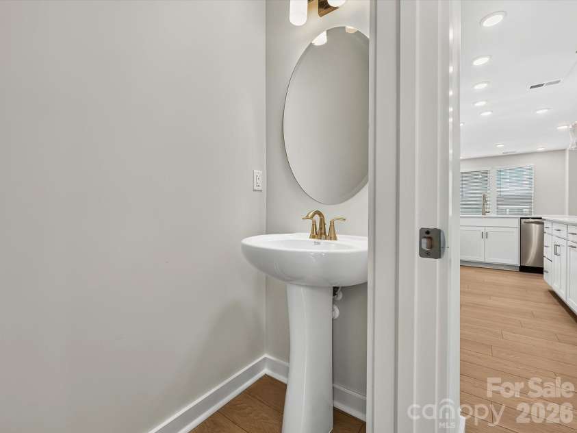 1140 Bismuth Lane, Charlotte, NC 28211.  MLS# CAR4350907, YatesRealty ID 9343. 