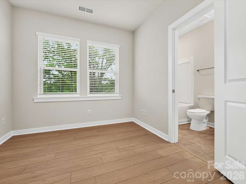 1140 Bismuth Lane, Charlotte, NC 28211.  MLS# CAR4350907, YatesRealty ID 9343. 