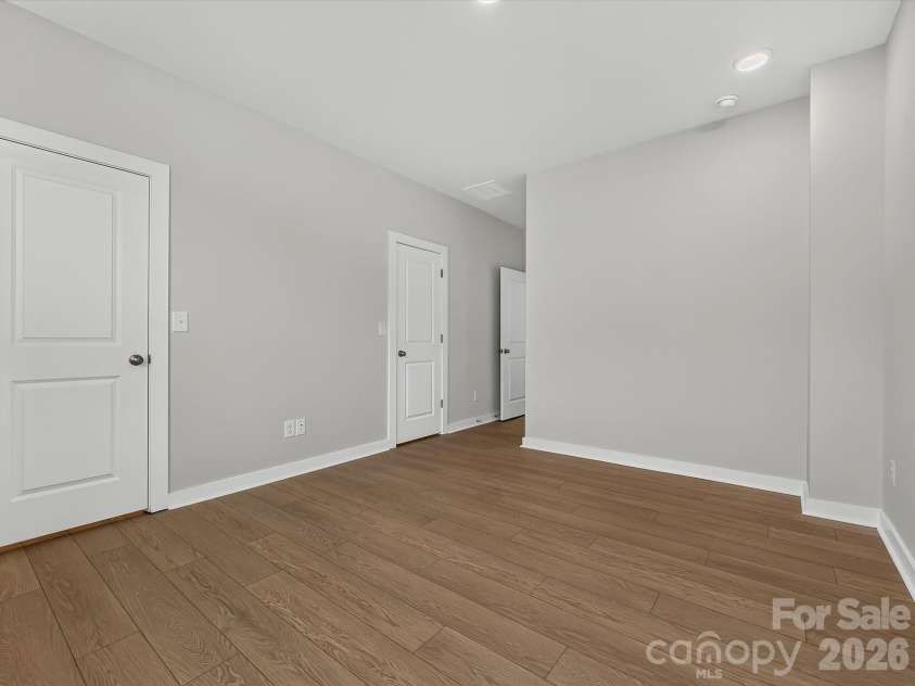 1140 Bismuth Lane, Charlotte, NC 28211.  MLS# CAR4350907, YatesRealty ID 9343. 