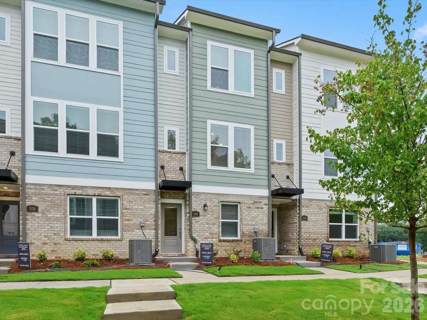 1140 Bismuth Lane, Charlotte, NC 28211.  MLS# CAR4350907, YatesRealty ID 9343. 