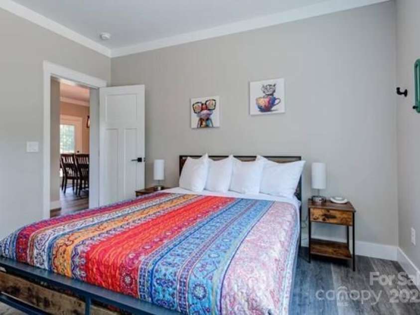 122 Cascade Ridge Road, Fairview, NC 28730.  MLS# CAR4227423, YatesRealty ID 9343. 3rd bedroom with walk in closet