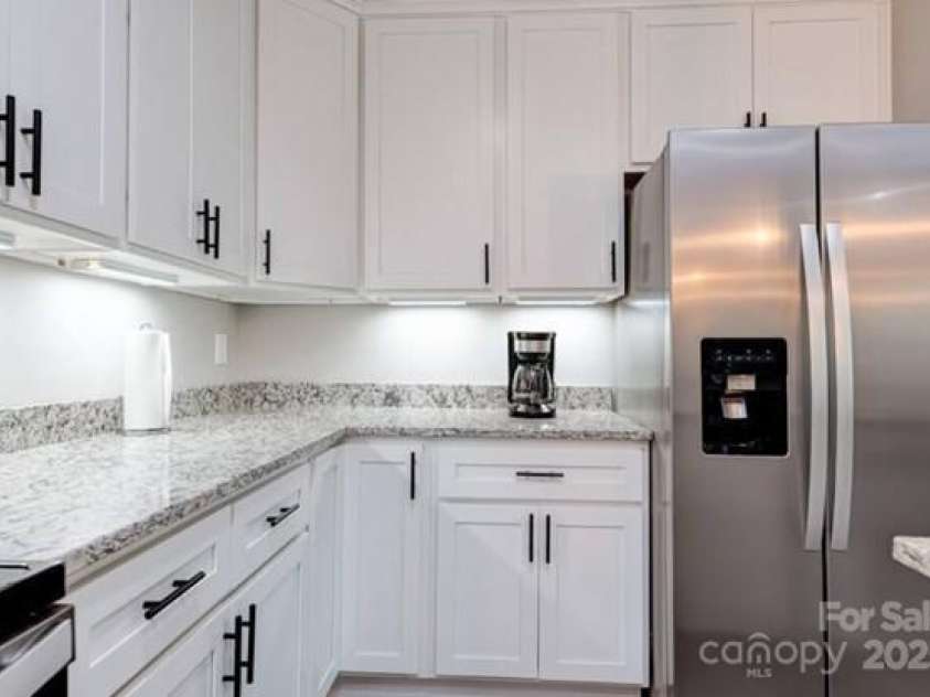 122 Cascade Ridge Road, Fairview, NC 28730.  MLS# CAR4227423, YatesRealty ID 9343. 