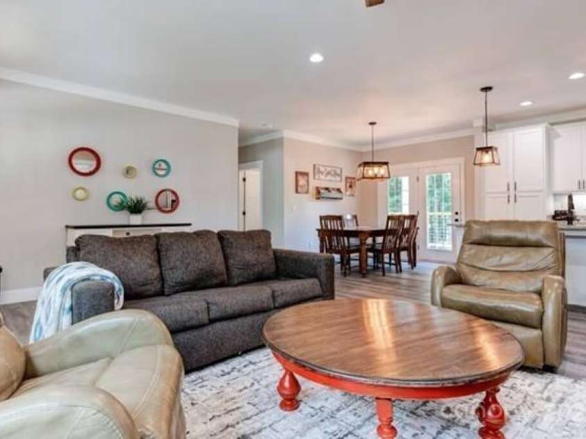 122 Cascade Ridge Road, Fairview, NC 28730.  MLS# CAR4227423, YatesRealty ID 9343. 