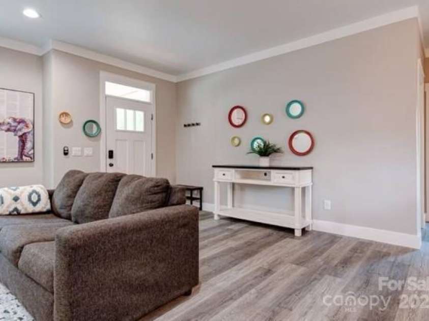 122 Cascade Ridge Road, Fairview, NC 28730.  MLS# CAR4227423, YatesRealty ID 9343. 