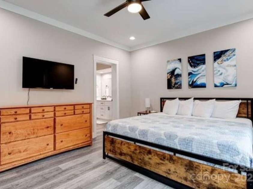 122 Cascade Ridge Road, Fairview, NC 28730.  MLS# CAR4227423, YatesRealty ID 9343. 