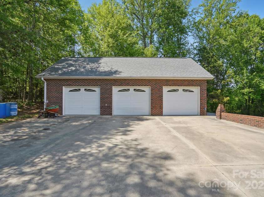 2805 Sadler Road, Alexis, NC 28006.  MLS# CAR4241152, YatesRealty ID 9345. 