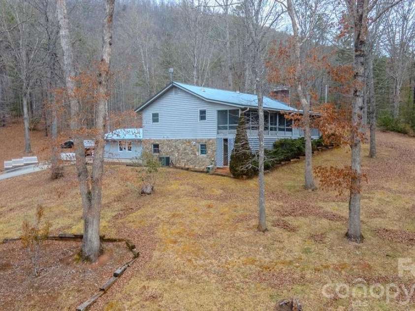 200 Mica Circle, Franklin, NC 28734.  MLS# CAR4350211, YatesRealty ID 9346. 