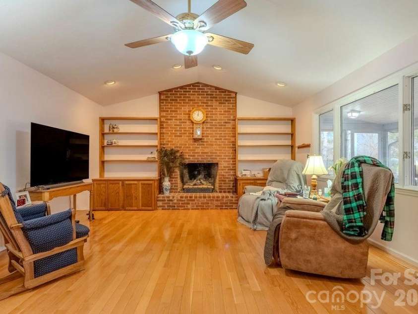 200 Mica Circle, Franklin, NC 28734.  MLS# CAR4350211, YatesRealty ID 9346. 
