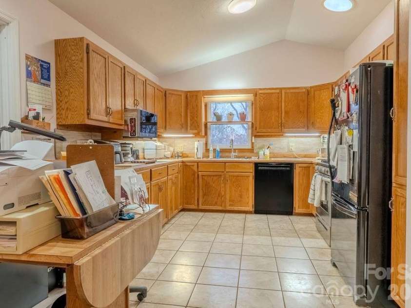 200 Mica Circle, Franklin, NC 28734.  MLS# CAR4350211, YatesRealty ID 9346. 