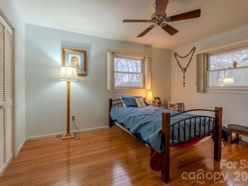 200 Mica Circle, Franklin, NC 28734.  MLS# CAR4350211, YatesRealty ID 9346. 