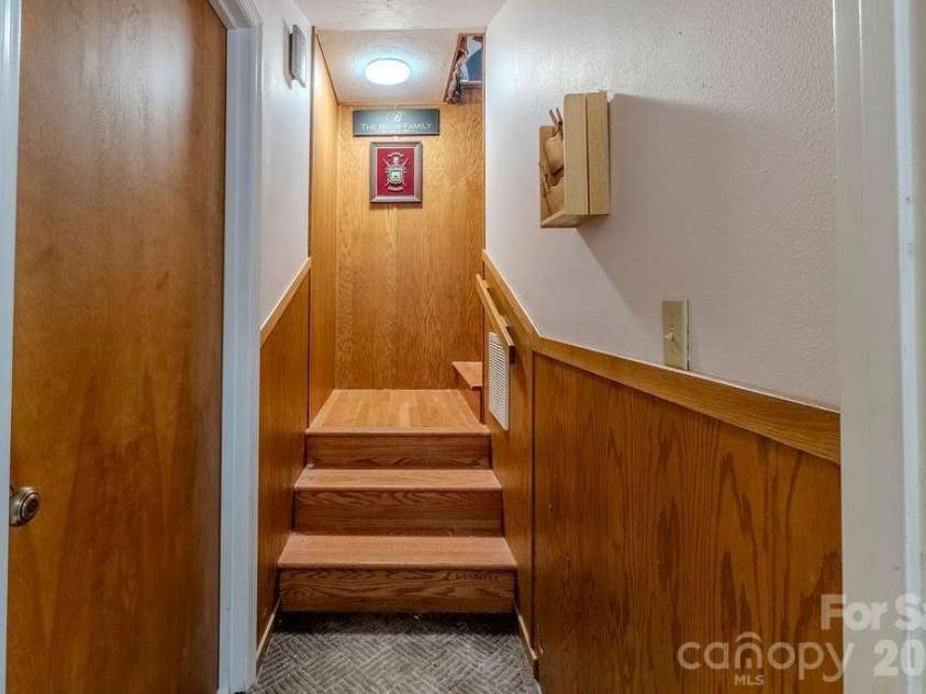200 Mica Circle, Franklin, NC 28734.  MLS# CAR4350211, YatesRealty ID 9346. 