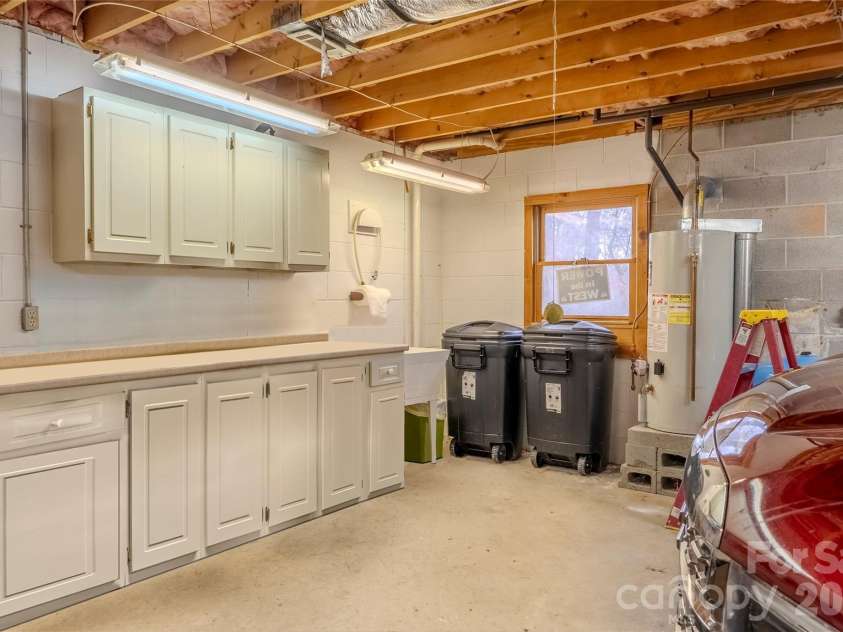 200 Mica Circle, Franklin, NC 28734.  MLS# CAR4350211, YatesRealty ID 9346. 